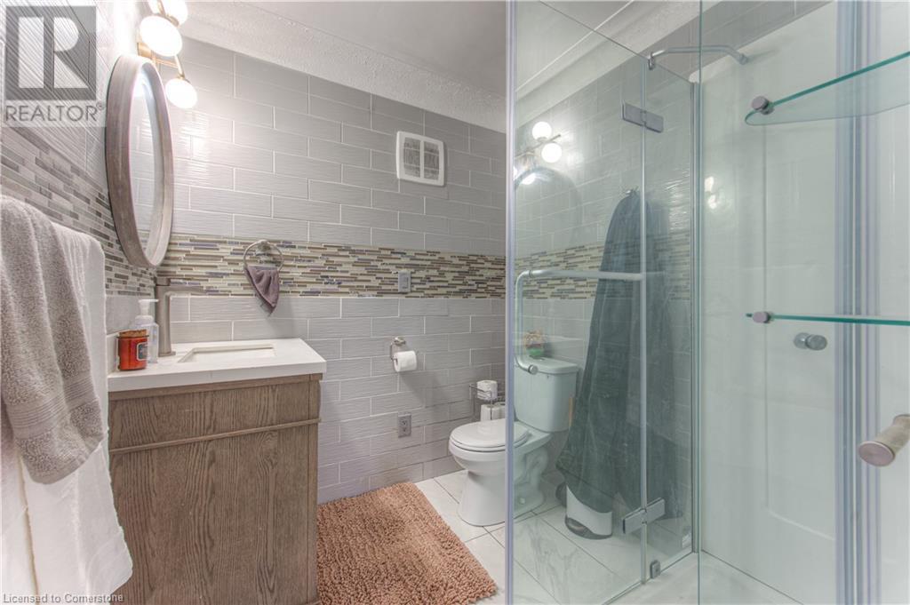 Photo 27 of 310 Cavendish Drive, Ancaster ON