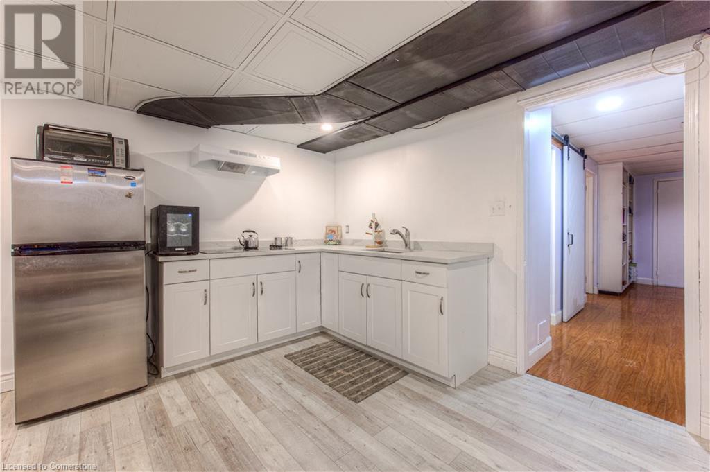 Photo 42 of 310 Cavendish Drive, Ancaster ON