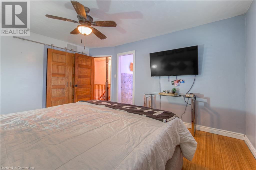 Photo 36 of 310 Cavendish Drive, Ancaster ON