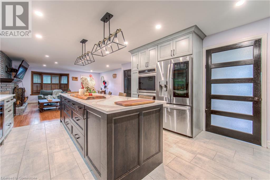 Photo 21 of 310 Cavendish Drive, Ancaster ON