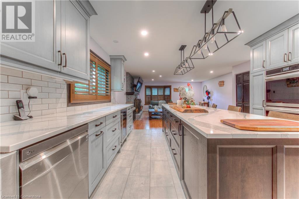 Photo 11 of 310 Cavendish Drive, Ancaster ON