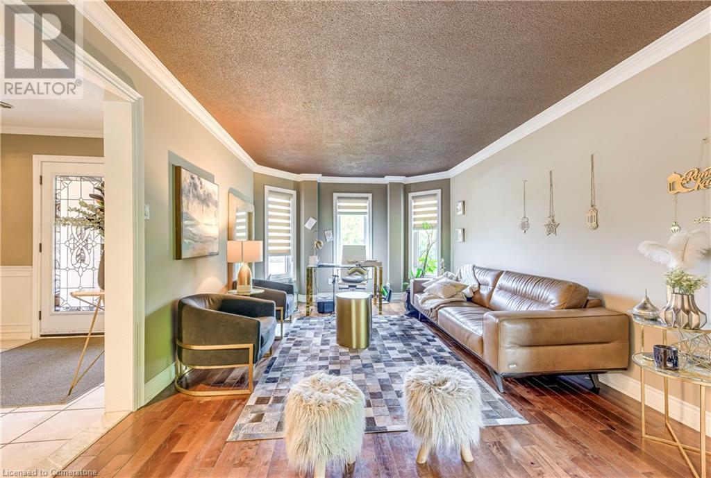 Photo 18 of 1362 Pilgrims Way, Oakville ON