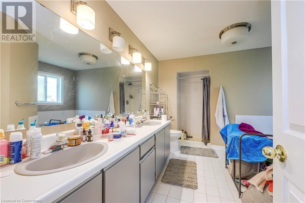 Photo 8 of 1362 Pilgrims Way, Oakville ON