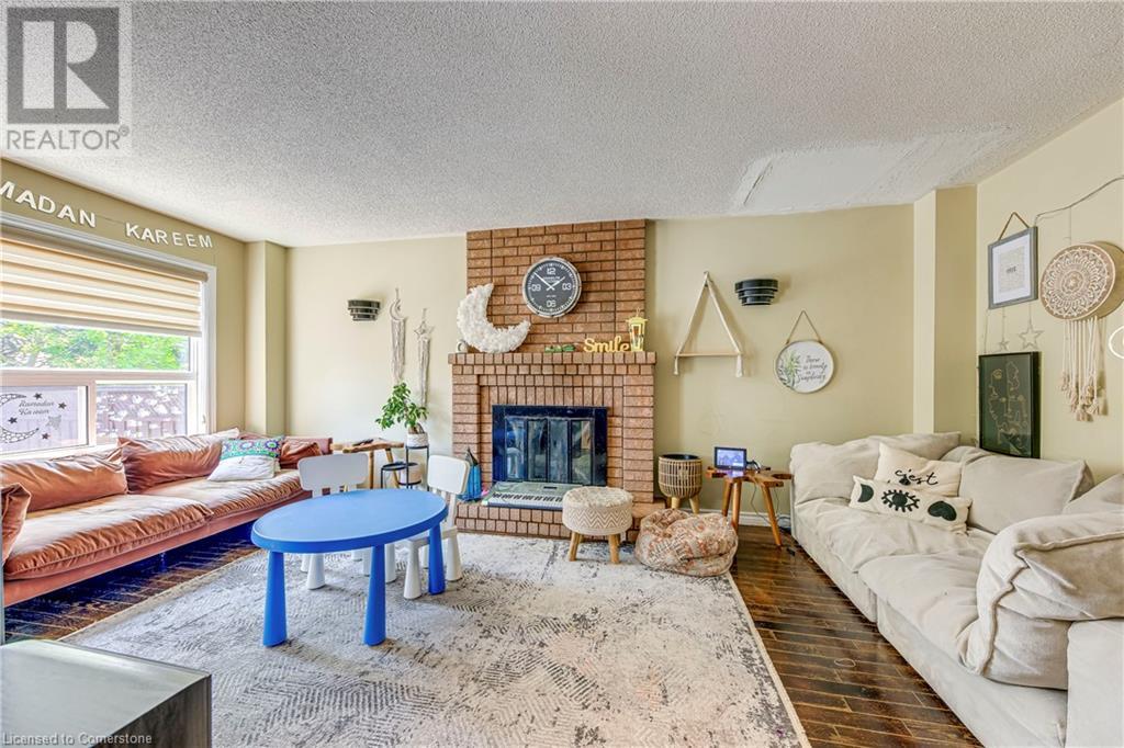Photo 33 of 1362 Pilgrims Way, Oakville ON