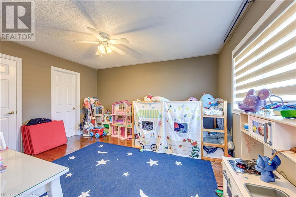 Photo 24 of 1362 Pilgrims Way, Oakville ON