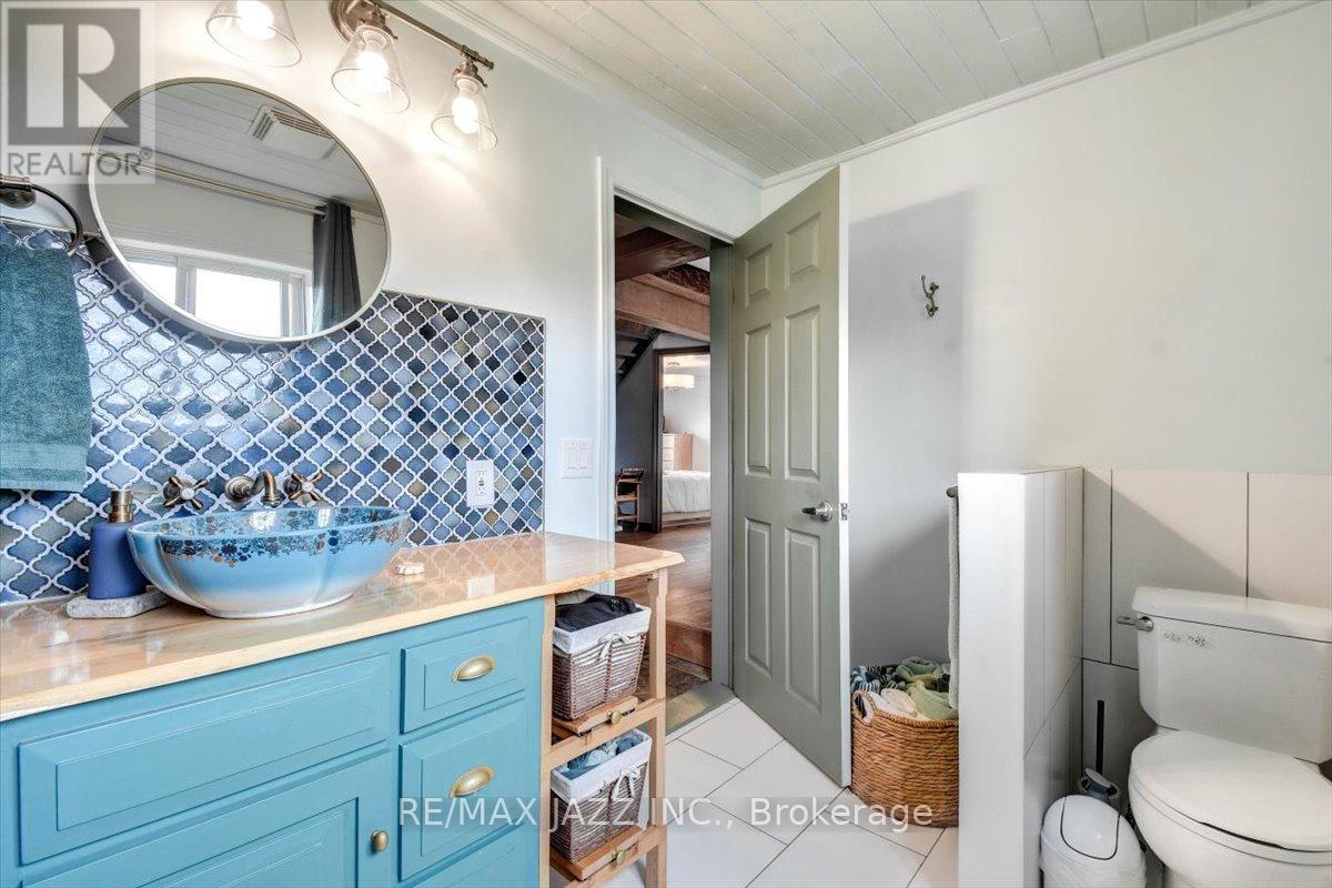 Photo 15 of 16983 Highway 62, Madoc ON