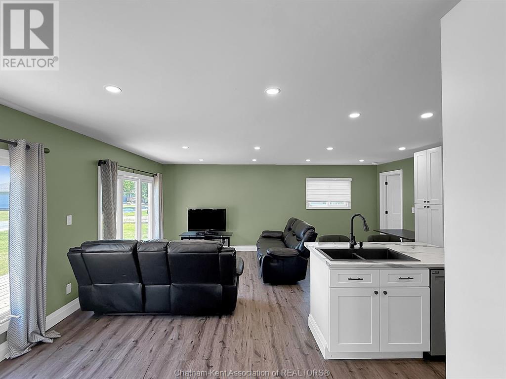 Photo 8 of 86 Bayview Drive, Shrewsbury ON