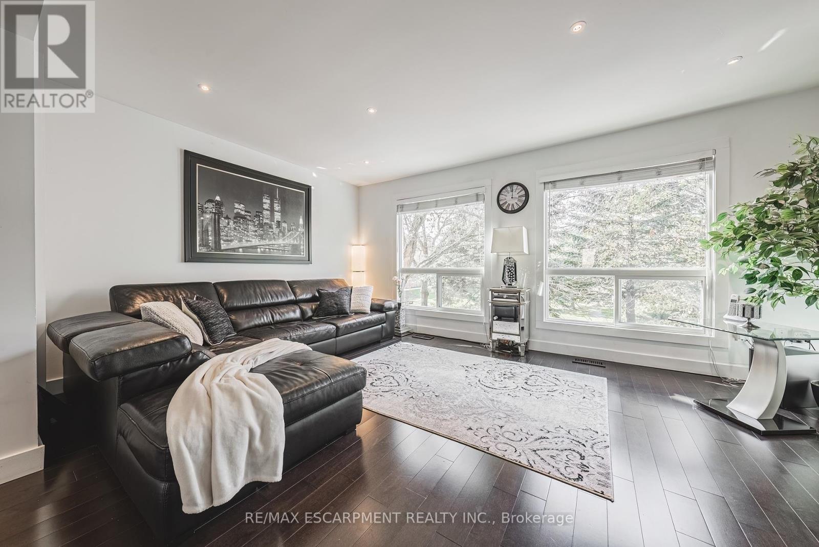 Photo 18 of 26 1155 Paramount Drive, Hamilton ON