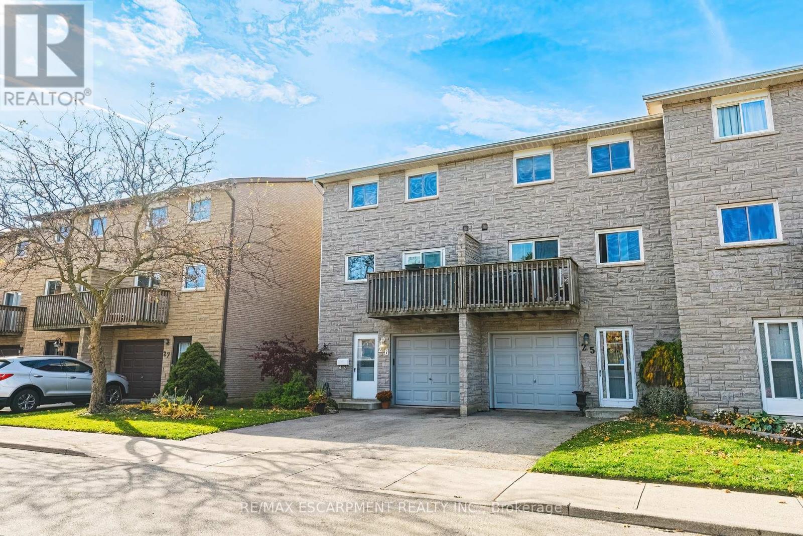 Photo 2 of 26 1155 Paramount Drive, Hamilton ON