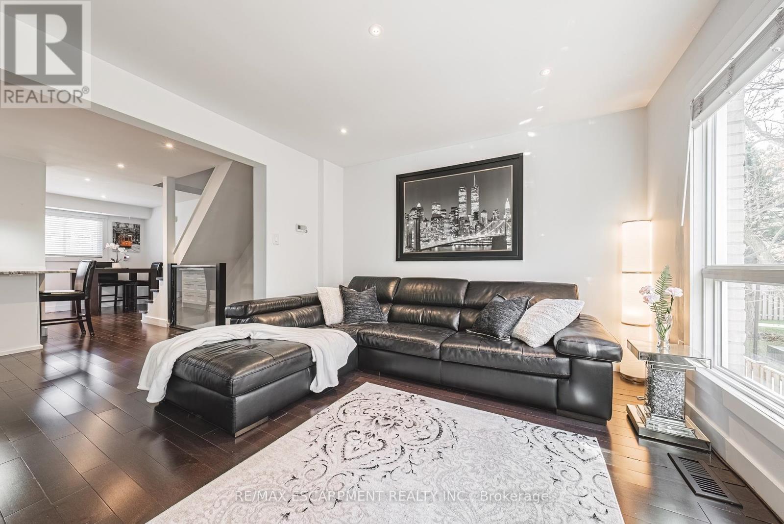 Photo 20 of 26 1155 Paramount Drive, Hamilton ON