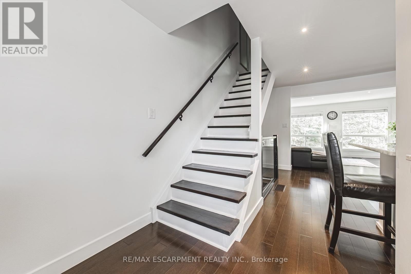 Photo 21 of 26 1155 Paramount Drive, Hamilton ON