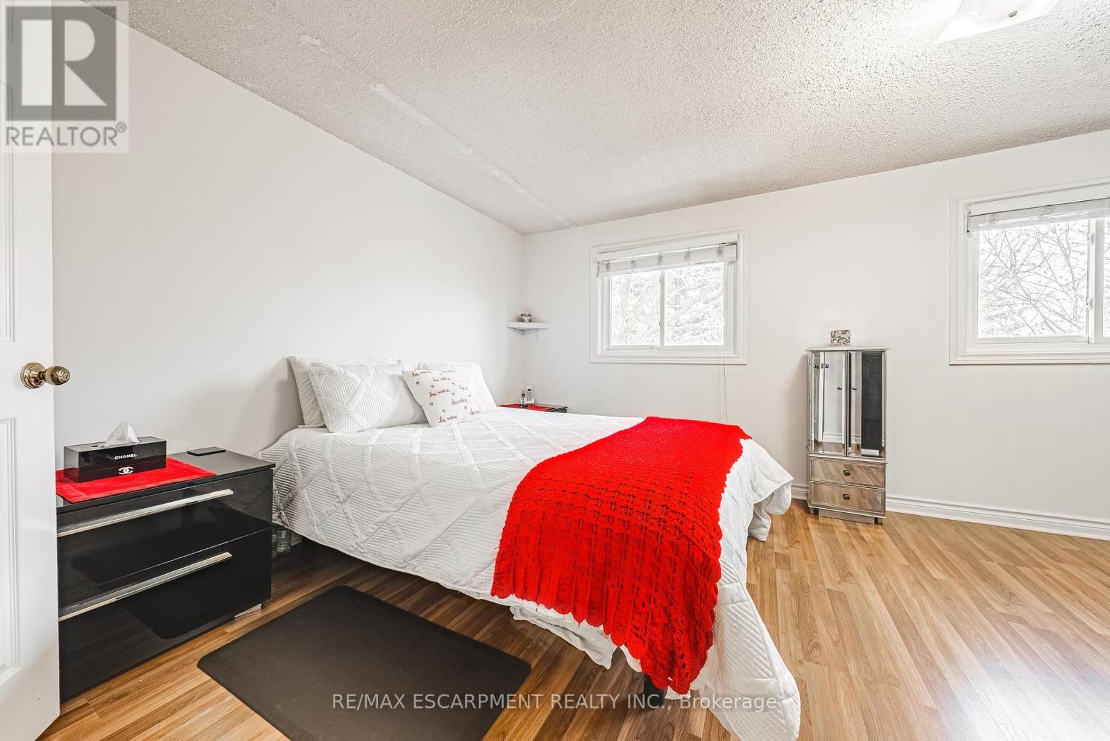 Photo 22 of 26 1155 Paramount Drive, Hamilton ON