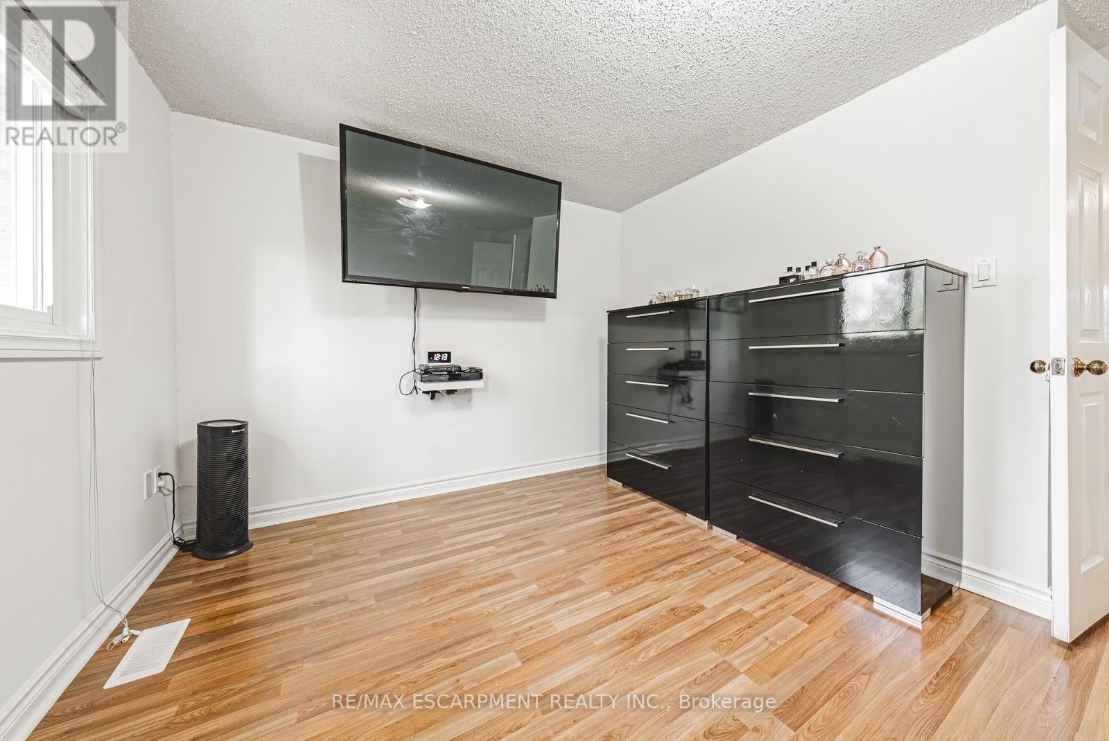 Photo 24 of 26 1155 Paramount Drive, Hamilton ON