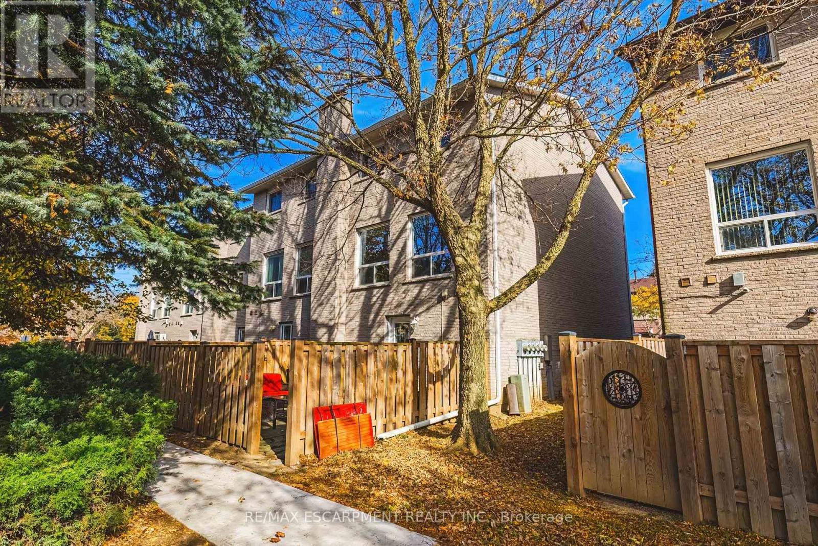 Photo 37 of 26 1155 Paramount Drive, Hamilton ON