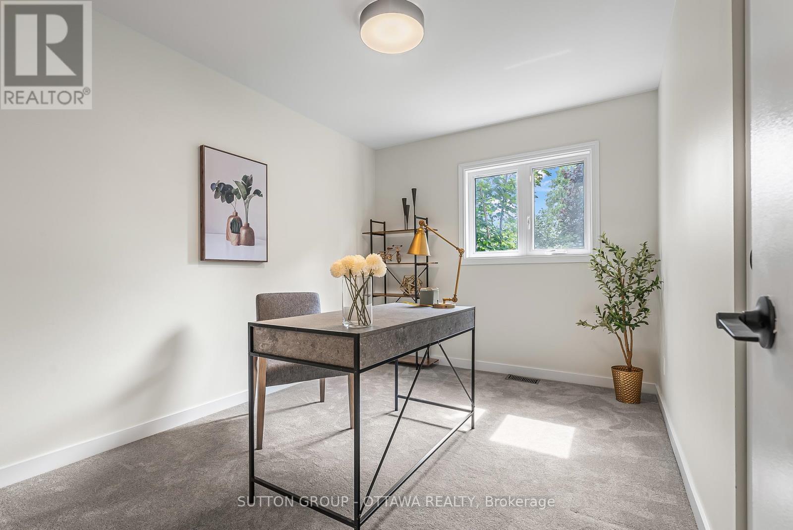 Photo 2 of 6651 Tooney Drive, Ottawa ON