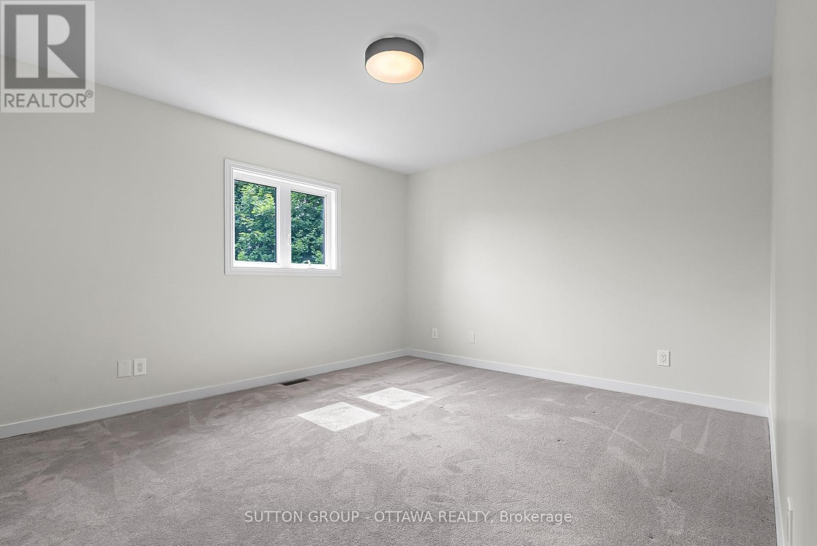 Photo 4 of 6651 Tooney Drive, Ottawa ON