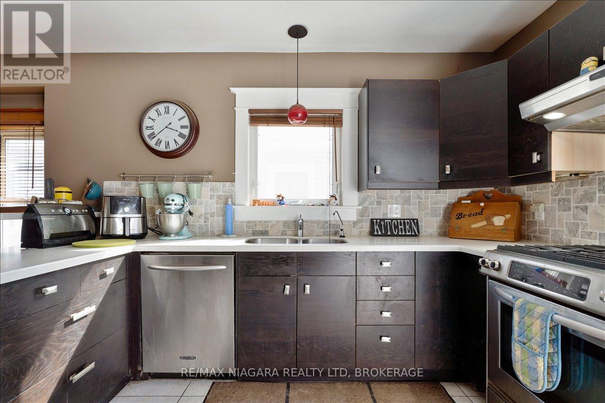 Photo 20 of 53 Marquis Street, St Catharines ON