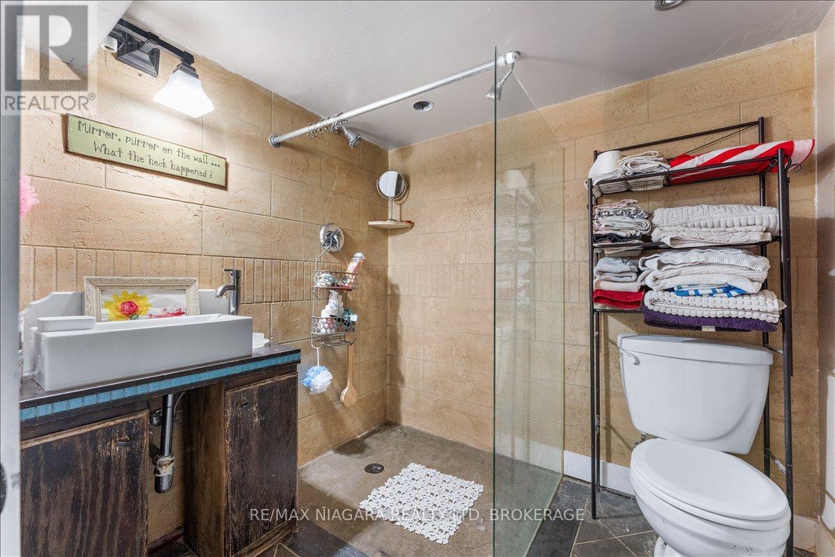 Photo 18 of 53 Marquis Street, St Catharines ON