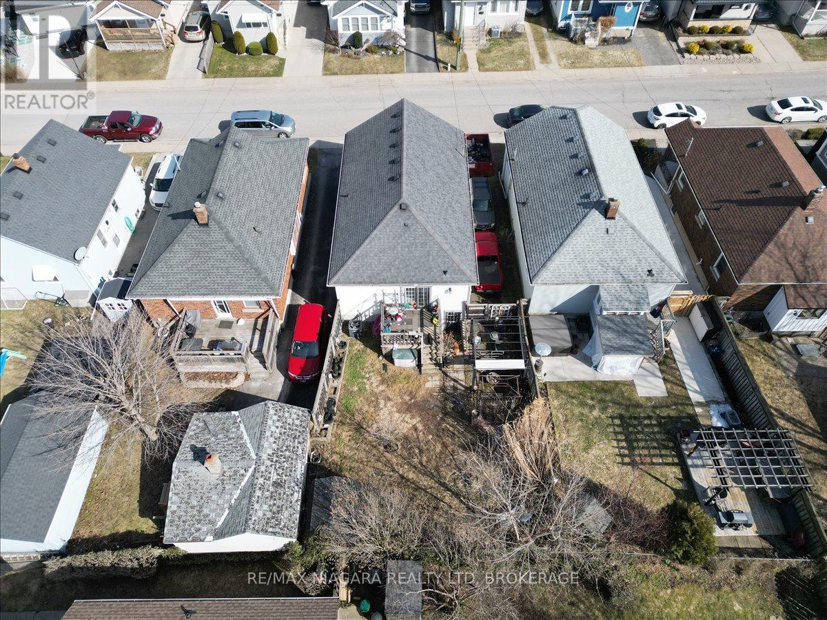 Photo 10 of 53 Marquis Street, St Catharines ON