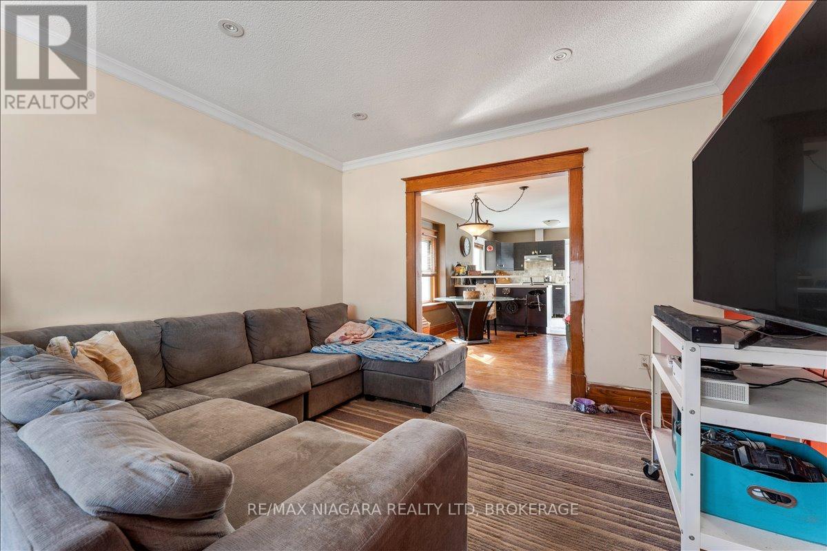 Photo 12 of 53 Marquis Street, St Catharines ON