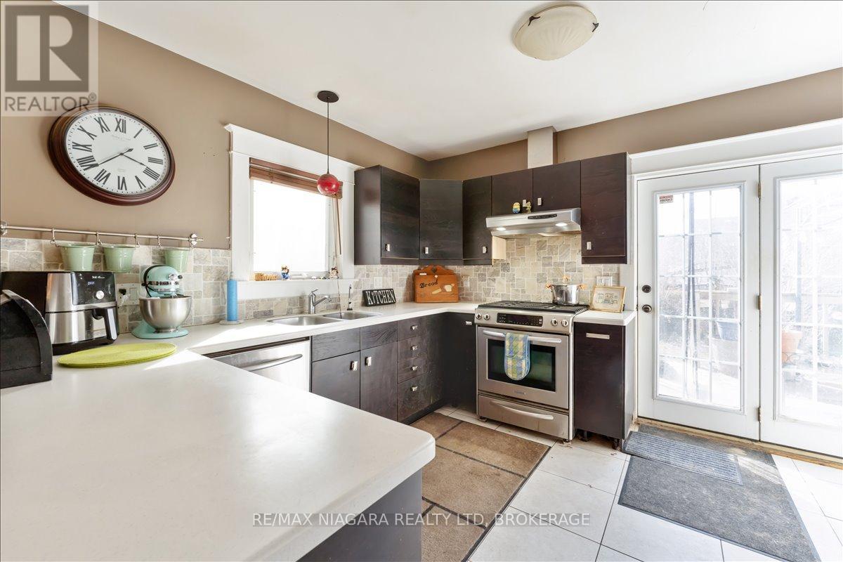 Photo 33 of 53 Marquis Street, St Catharines ON