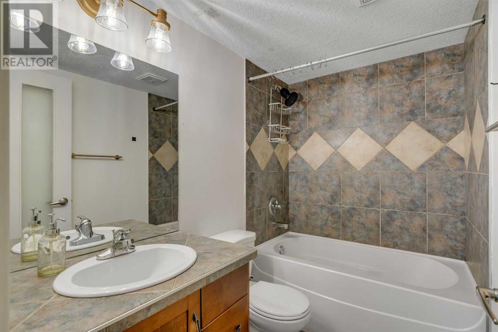 Single Family House for Sale in    Avenue NE Crescent Heights Calgary 