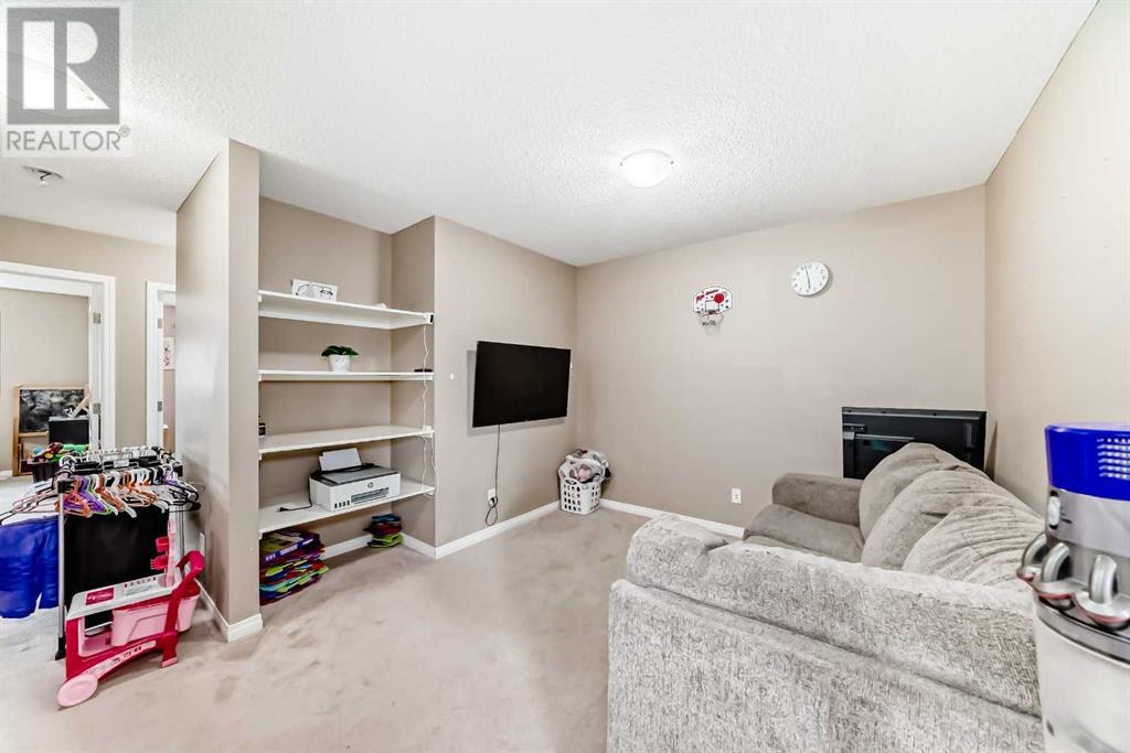Single Family House for Sale in  EVansridge Crescent NW Evanston Calgary 