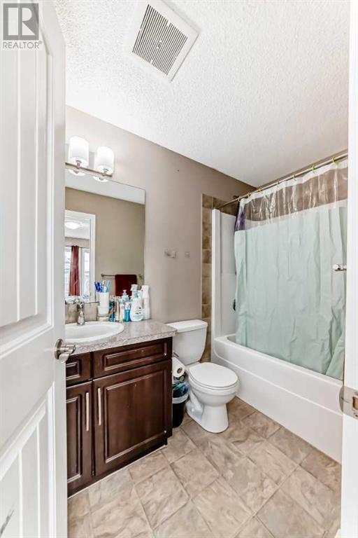 Single Family House for Sale in  EVansridge Crescent NW Evanston Calgary 