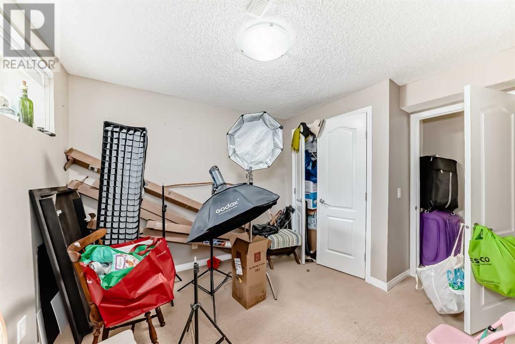 Single Family House for Sale in  EVansridge Crescent NW Evanston Calgary 