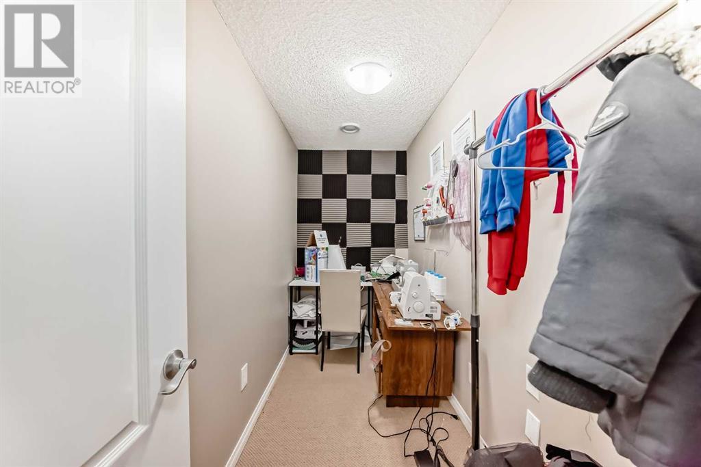 Single Family House for Sale in  EVansridge Crescent NW Evanston Calgary 