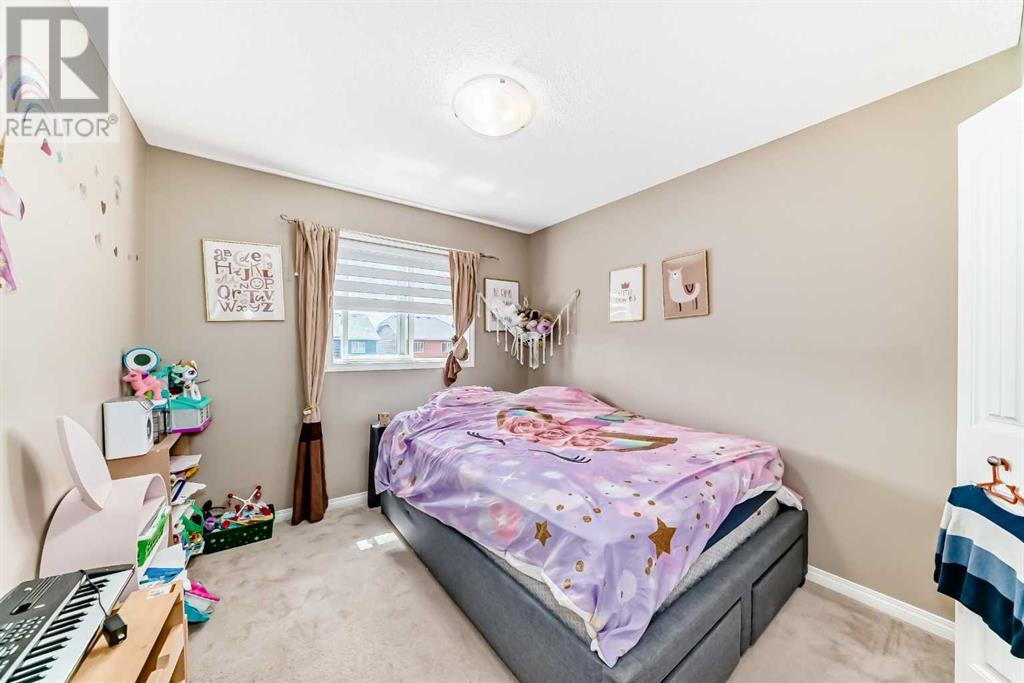 Single Family House for Sale in  EVansridge Crescent NW Evanston Calgary 