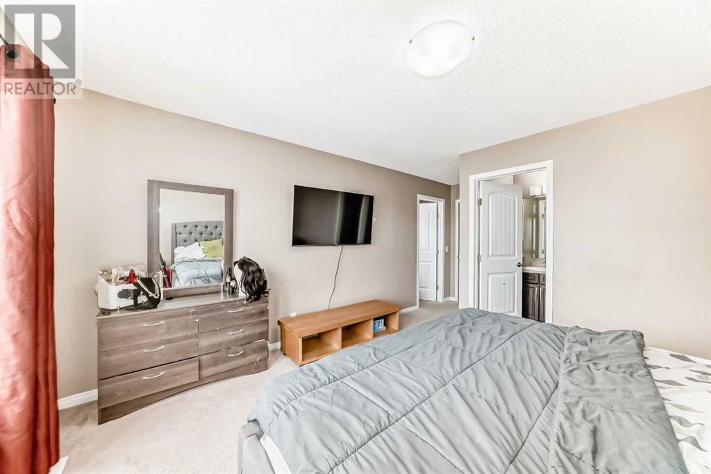 Single Family House for Sale in  EVansridge Crescent NW Evanston Calgary 