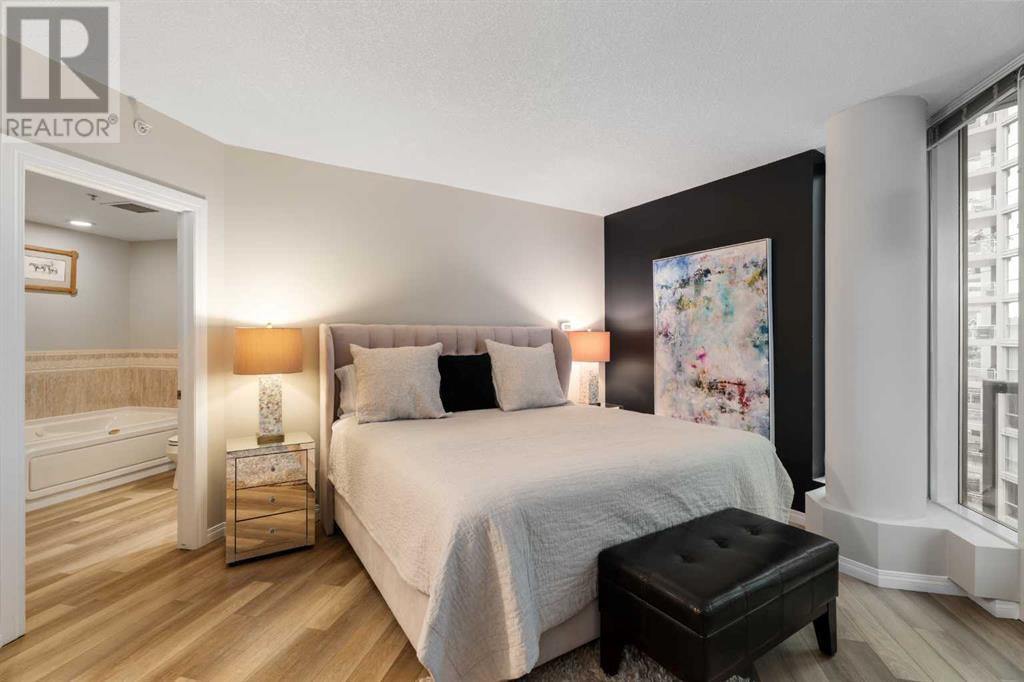 Single Family House for Sale in    Avenue SW Eau Claire Calgary 