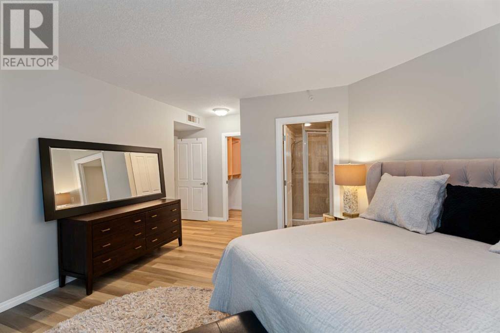 Single Family House for Sale in    Avenue SW Eau Claire Calgary 