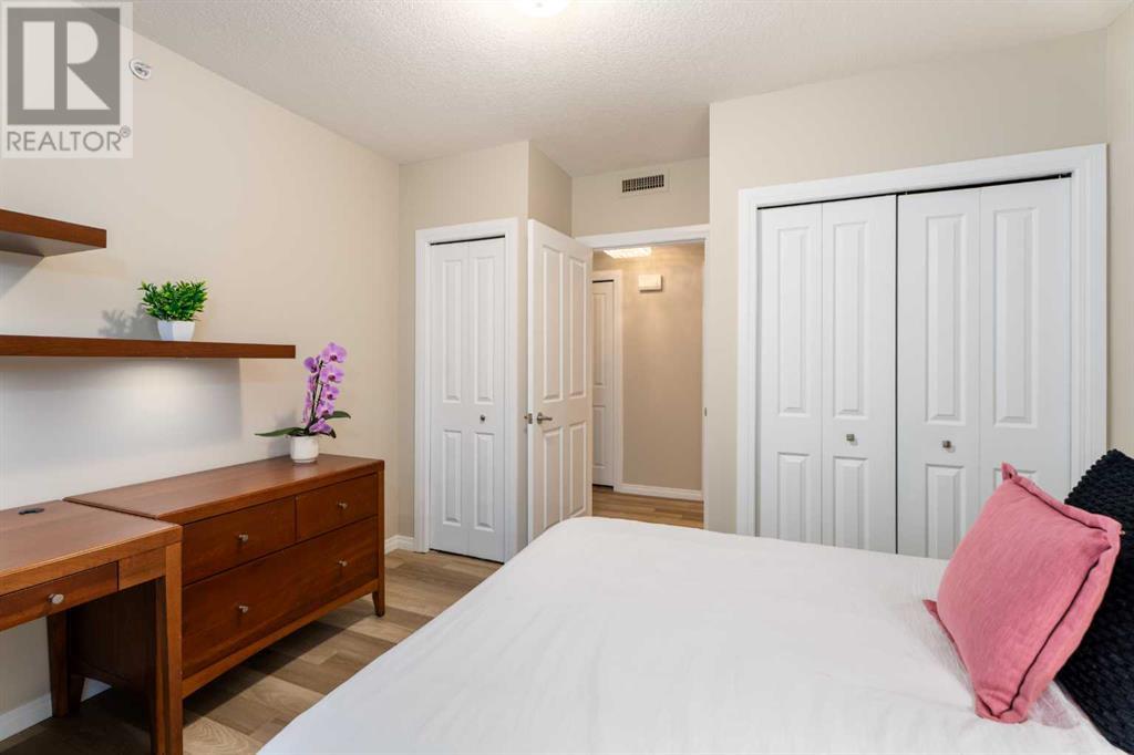 Single Family House for Sale in    Avenue SW Eau Claire Calgary 