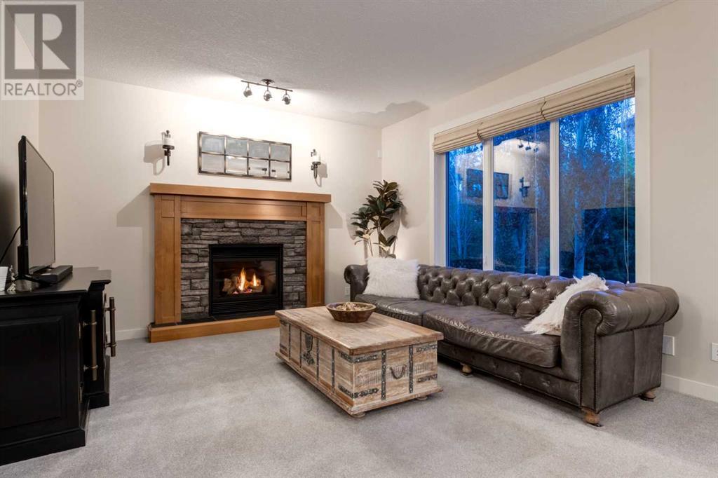 Single Family House for Sale in  CRESTRIDGE Way SW Crestmont Calgary 