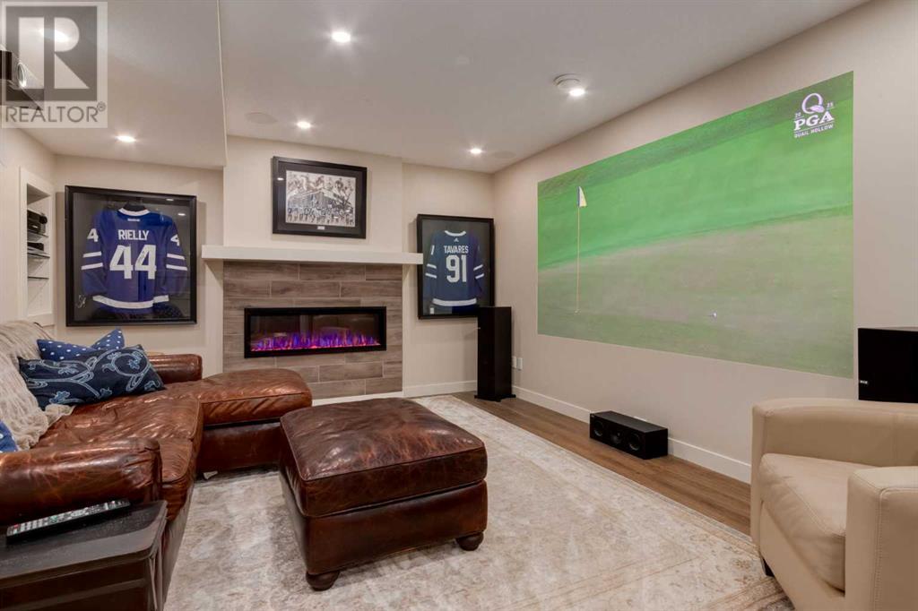 Single Family House for Sale in  CRESTRIDGE Way SW Crestmont Calgary 