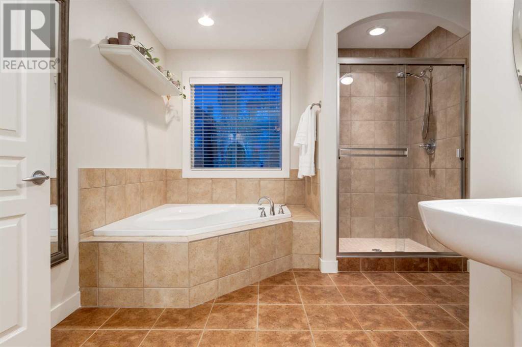 Single Family House for Sale in  CRESTRIDGE Way SW Crestmont Calgary 