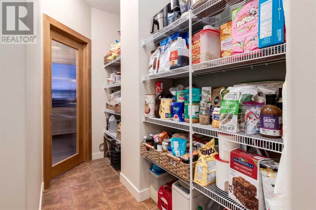 Single Family House for Sale in  CRESTRIDGE Way SW Crestmont Calgary 