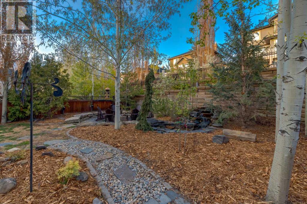 Single Family House for Sale in  CRESTRIDGE Way SW Crestmont Calgary 