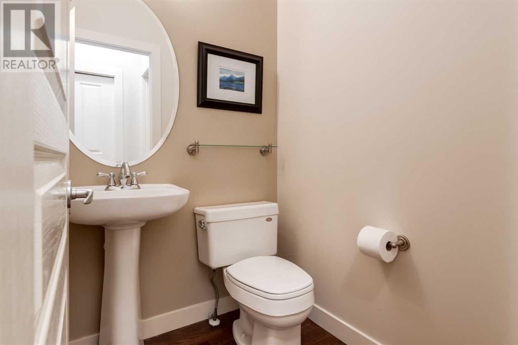 Single Family House for Sale in  CRESTRIDGE Way SW Crestmont Calgary 