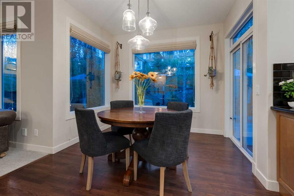 Single Family House for Sale in  CRESTRIDGE Way SW Crestmont Calgary 