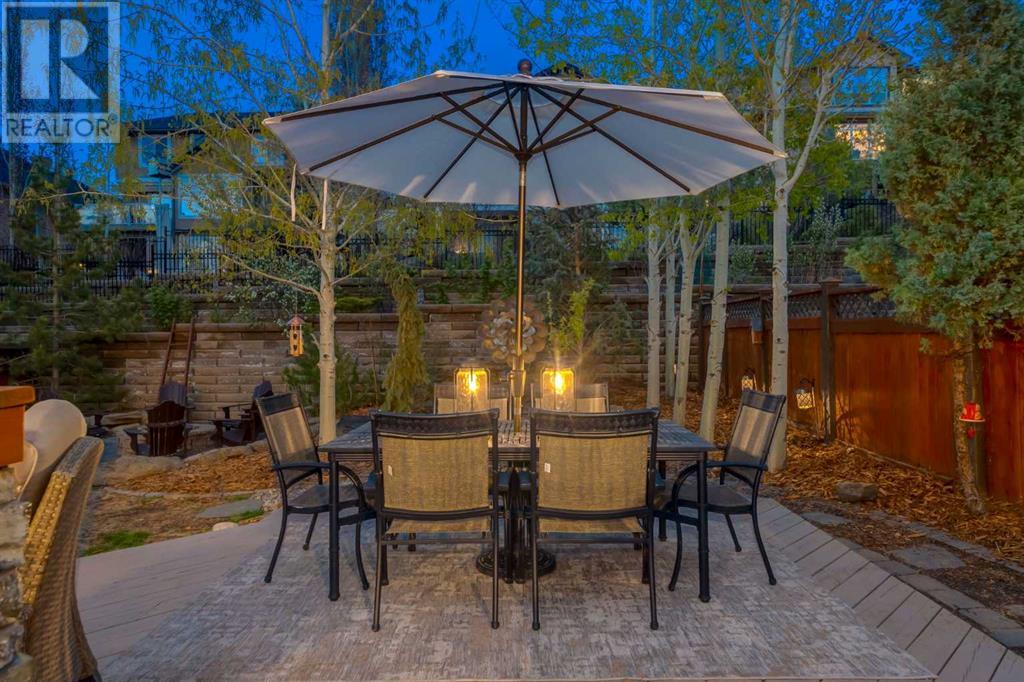 Single Family House for Sale in  CRESTRIDGE Way SW Crestmont Calgary 