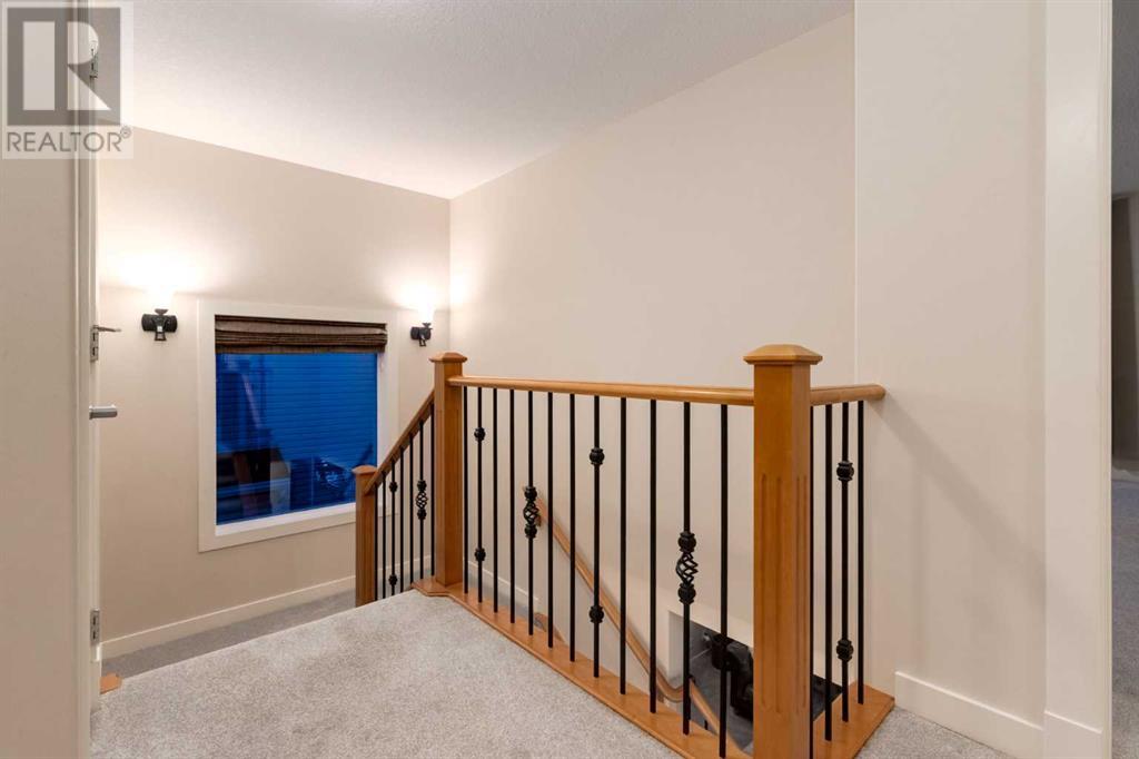 Single Family House for Sale in  CRESTRIDGE Way SW Crestmont Calgary 