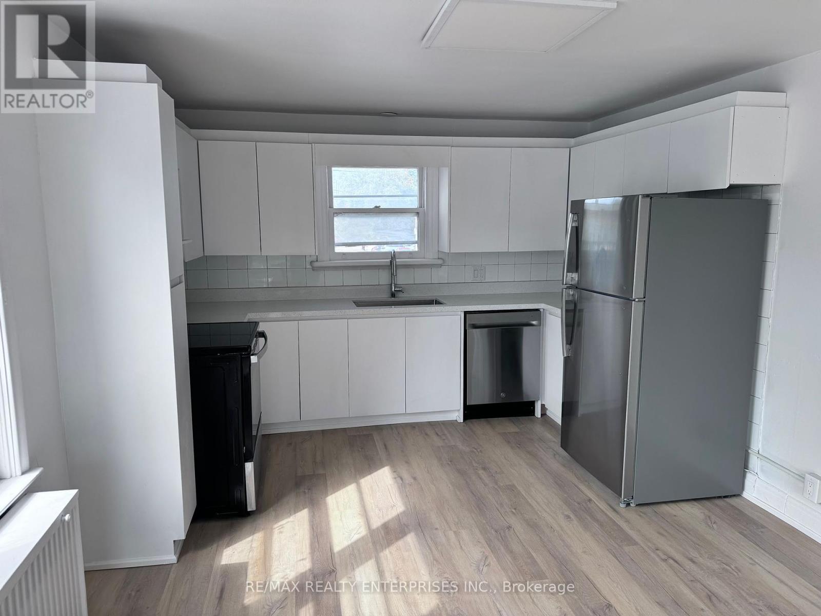 Photo 4 of 1187 Hurontario Street, Mississauga ON