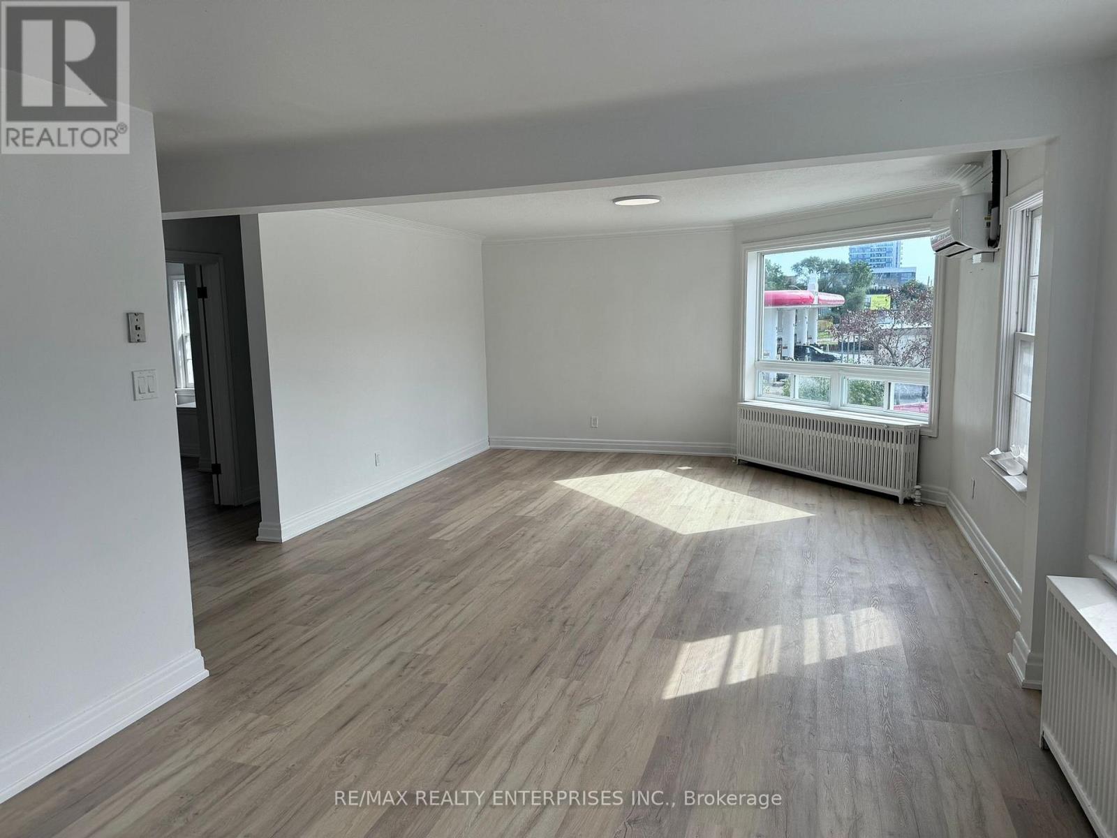 Photo 3 of 1187 Hurontario Street, Mississauga ON