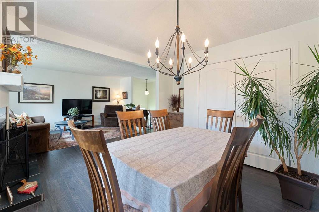 Single Family House Bi-level for Sale in  Silvergrove Road NW Silver Springs Calgary 