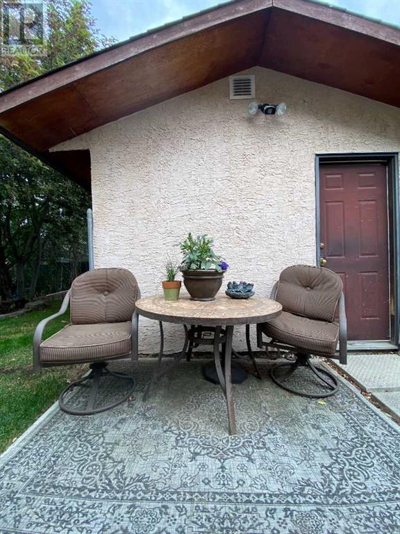 Single Family House Bi-level for Sale in  Silvergrove Road NW Silver Springs Calgary 