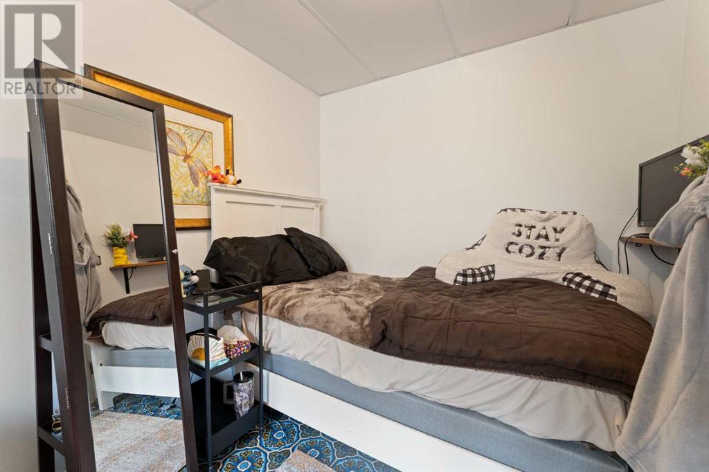 Single Family House Bi-level for Sale in  Silvergrove Road NW Silver Springs Calgary 