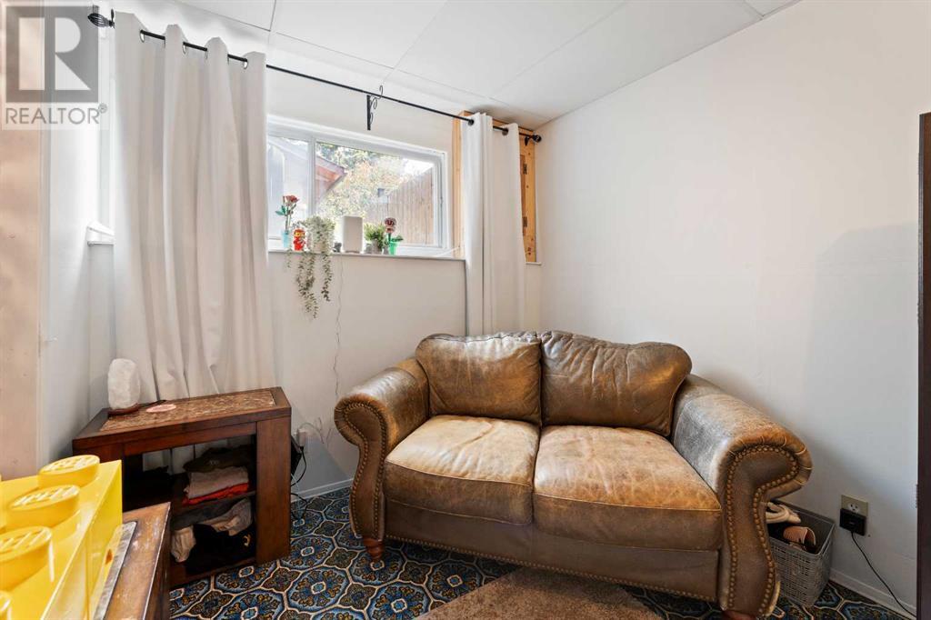 Single Family House Bi-level for Sale in  Silvergrove Road NW Silver Springs Calgary 